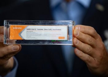 Sinovac ve Sinopharm firmalarının geliştirdiği aşılar, Çin’de, riskli gruplara uygulanmaya başlandı