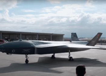 Newsweek:  Newsweek, Kızılelma’nın ilk uçuşunu “Ukrayna İHA Tedarikçisi İnsansız ‘Süpersonik’ Savaş Uçağını Başarıyla Uçurdu”